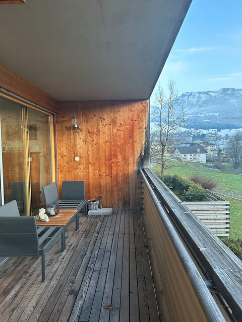 Geräumige helle 3-Zimmerwohnung mit Balkon zu vermieten 