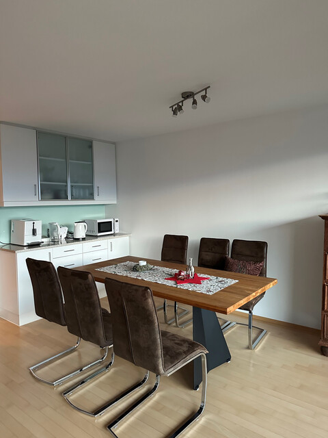 Geräumige helle 3-Zimmerwohnung mit Balkon zu vermieten 