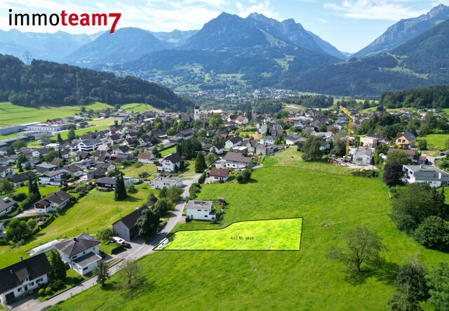 Ein Grund zu bauen im sonnigen Göfis