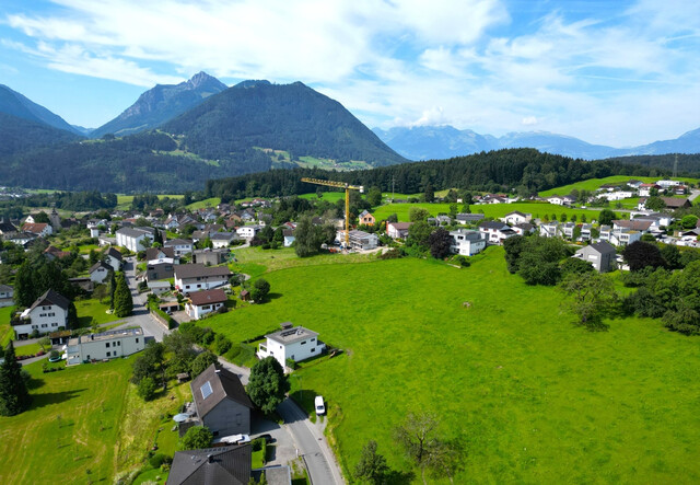 Ein Grund zu bauen im sonnigen Göfis