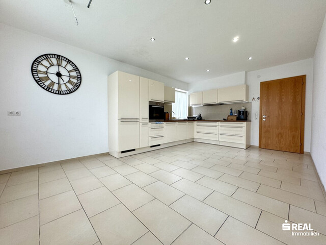 Modernisiertes Mehrfamilienhaus mit zwei großzügigen Wohnungen