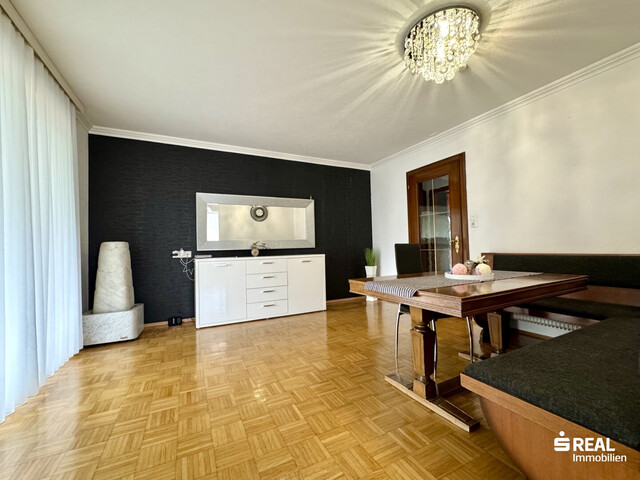 Modernisiertes Mehrfamilienhaus mit zwei großzügigen Wohnungen