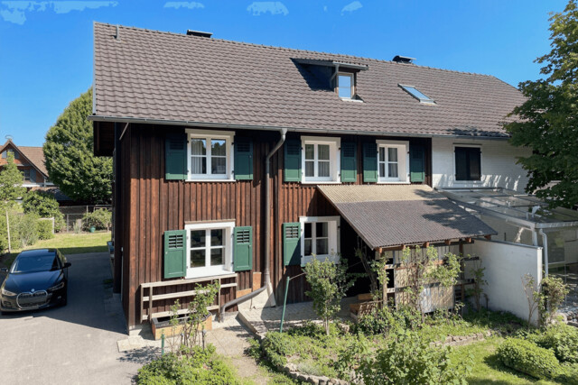 Grundstück mit bewohnbarem Wohnhaus