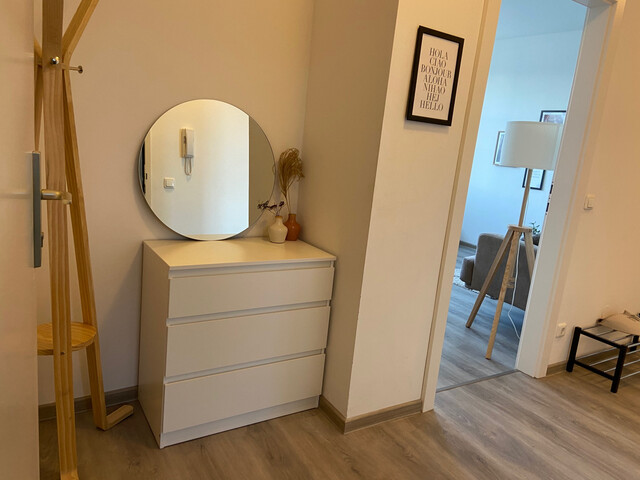 Charmante voll möblierte 2-Zimmer-Stadtwohnung direkt am See