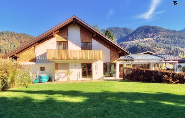 Nüziders: Einfamilienhaus mit Garten - Premium-Immobilie – Wohnjuwel mit Wintergarten, Wellnessbereich & Traumgarten