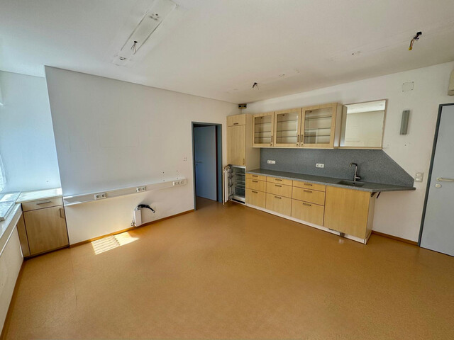 Büro oder Praxisräume zu vermieten
