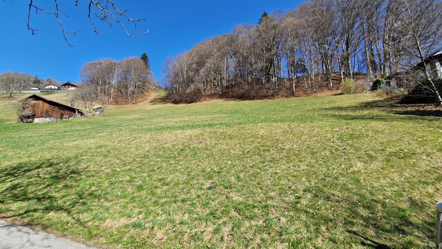 Sonniges Grundstück mit Panoramausblick zu verkaufen