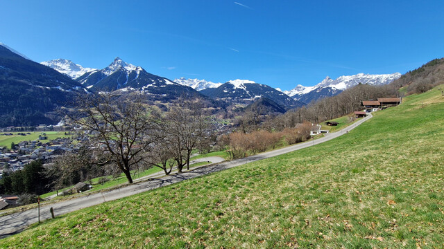 Sonniges Grundstück mit Panoramausblick zu verkaufen