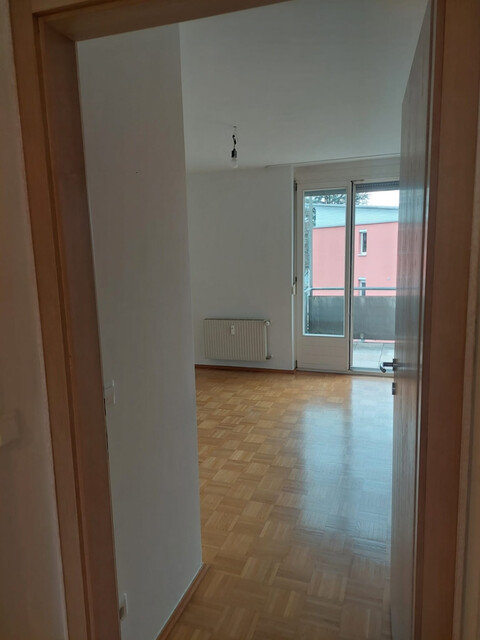 Helle Wohnung mit Terrasse & TG – sofort verfügbar