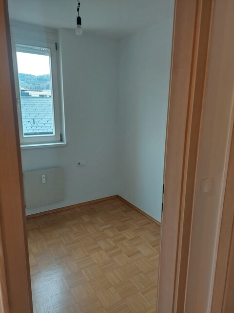 Helle Wohnung mit Terrasse & TG – sofort verfügbar