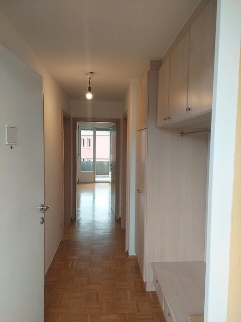 Helle Wohnung mit Terrasse & TG – sofort verfügbar