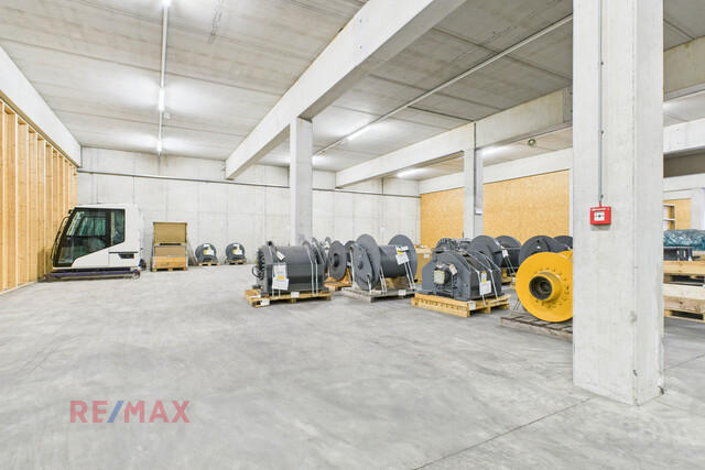 1.418 m² Lagerhalle – Direkt an der A14 gelegen, ideal für Ihre Logistik- und Lagerbedürfnisse