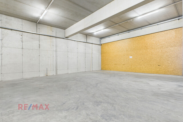 1.418 m² Lagerhalle – Direkt an der A14 gelegen, ideal für Ihre Logistik- und Lagerbedürfnisse