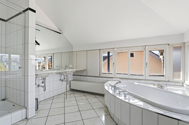 Ferienwohnsitz möglich! Wohn- und Geschäftshaus mit zwei Wohneinheiten in zentraler Lage!