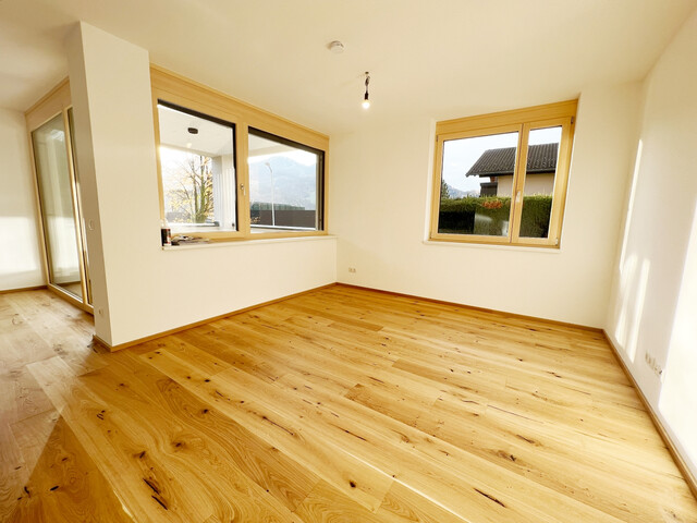 Neuwertige und helle 2-Zimmerwohnung im Erdgeschoss