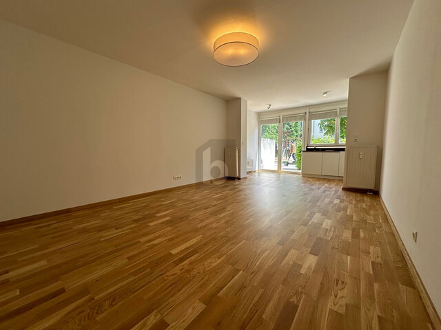 STILVOLLE GARÇONNIÈRE IN ZENTRALER RUHELAGE MIT TERRASSE