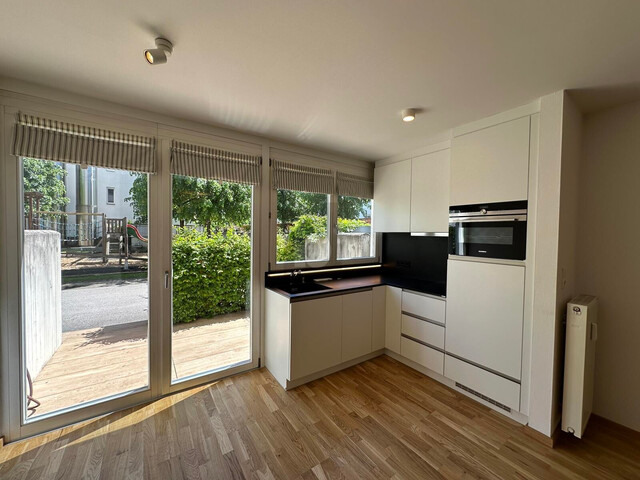 STILVOLLE GARÇONNIÈRE IN ZENTRALER RUHELAGE MIT TERRASSE