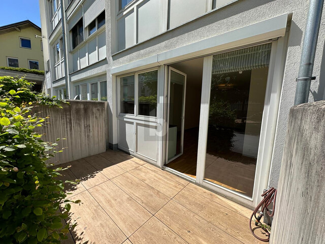 STILVOLLE GARÇONNIÈRE IN ZENTRALER RUHELAGE MIT TERRASSE