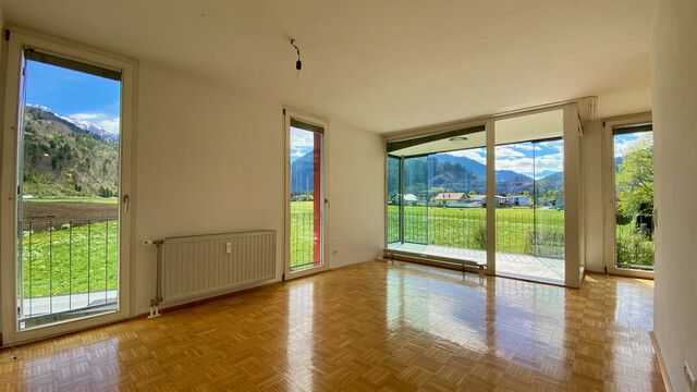 "ohne Provision" helle 3,5 Zimmer Wohnung mit verglaster Terrasse