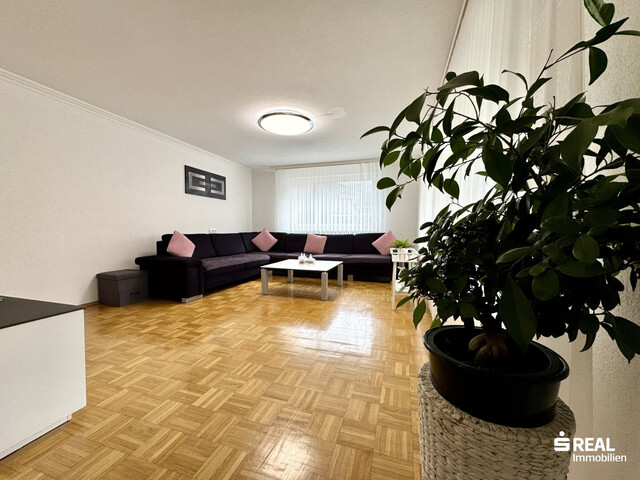 Modernisiertes Mehrfamilienhaus mit zwei großzügigen Wohnungen