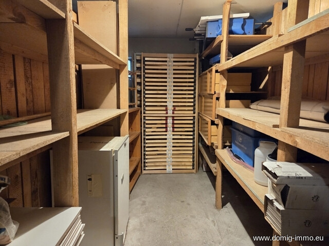 4,5-Zimmer-Wohnung mit großzügigem Balkon sowie Loggia und Tiefgaragenplatz