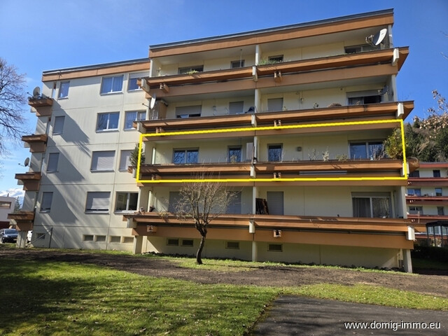 4,5-Zimmer-Wohnung mit großzügigem Balkon sowie Loggia und Tiefgaragenplatz