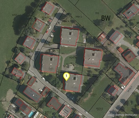 4,5-Zimmer-Wohnung mit großzügigem Balkon sowie Loggia und Tiefgaragenplatz