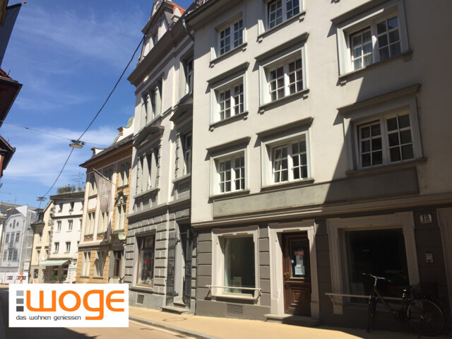 "ohne Provision" geräumige, helle 4,5 Zimmer Stadtwohnung