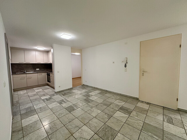 "ohne Provision" geräumige, helle 4,5 Zimmer Stadtwohnung