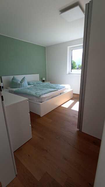 Moderne Dachgeschoss-Wohnung mit großzügiger Sonnen-Terrasse und Tiefgaragenplatz - PROVISIONSFREI