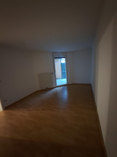 Neu renovierte behindertengerechte EG Wohnung mit kleiner Südterrasse