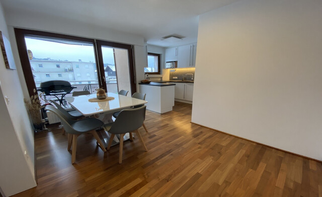 Zentral gelegene 2,5 Zimmer-Wohnung mit Balkon (Provisionsfrei)