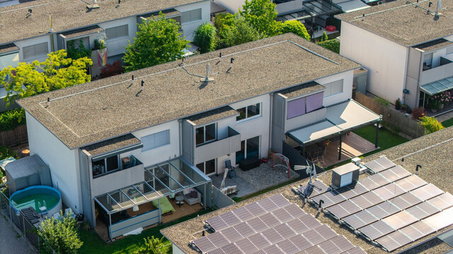 Modernes Reihenhaus mit großem Garten