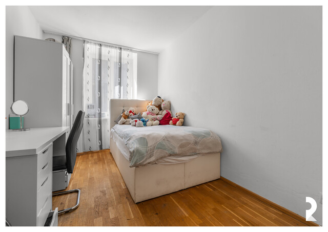 GROSSZÜGIGE 5-ZIMMER-WOHNUNG MIT TERRASSE IN ZENTRALER LAGE