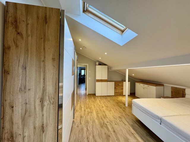 Moderne 4 Zimmer Dachgeschoßwohnung