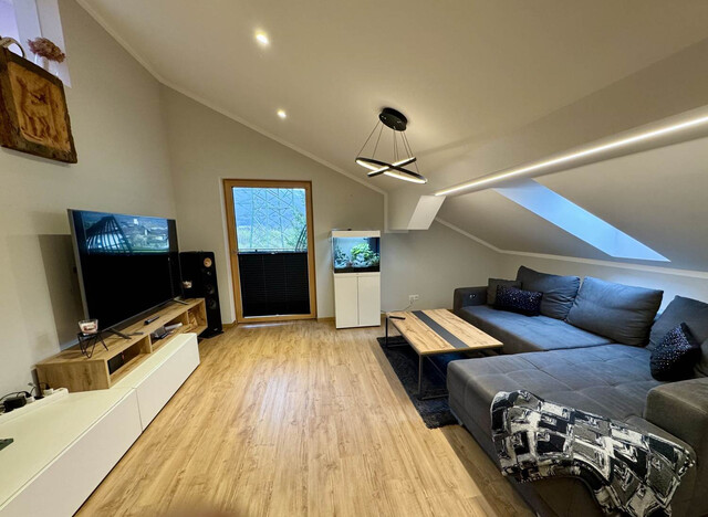 Moderne 4 Zimmer Dachgeschoßwohnung