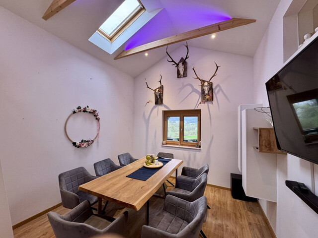 Moderne 4 Zimmer Dachgeschoßwohnung