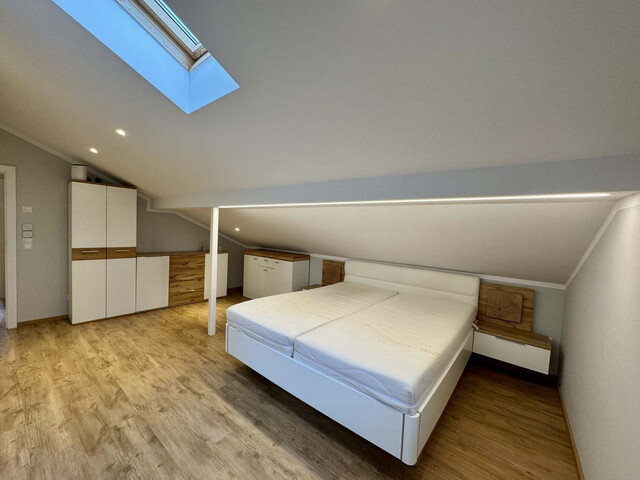 Moderne 4 Zimmer Dachgeschoßwohnung