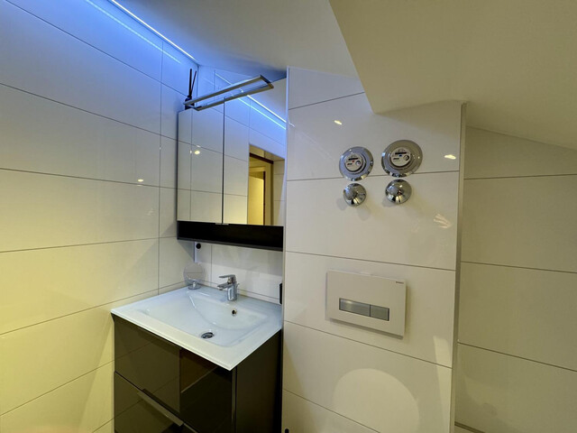 Moderne 4 Zimmer Dachgeschoßwohnung