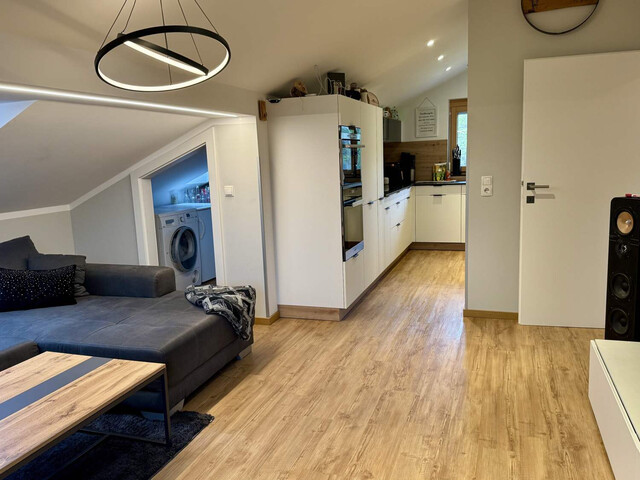 Moderne 4 Zimmer Dachgeschoßwohnung