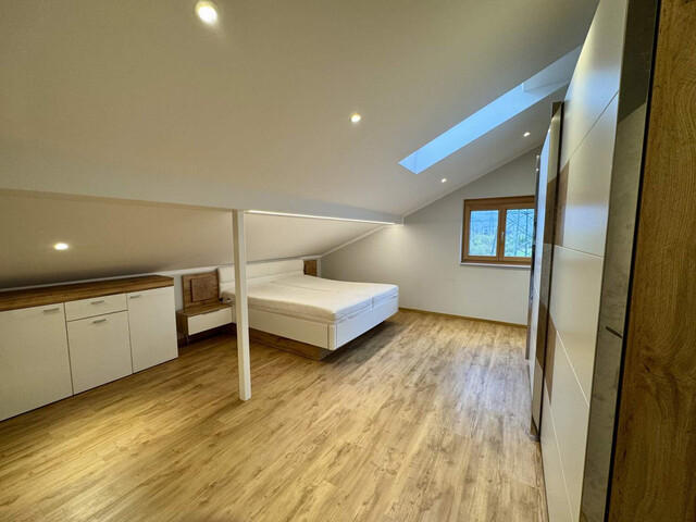 Moderne 4 Zimmer Dachgeschoßwohnung