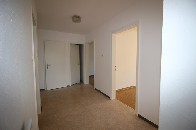 Bestens eingeteilte 3 1/2 Zimmer-Wohnung - Sofortbezug