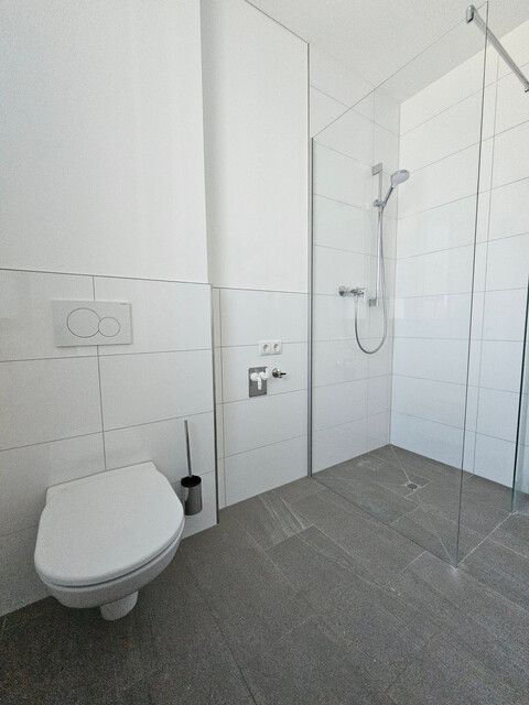Moderne 2-Zimmer-Wohnung mit Loggia in Weiler