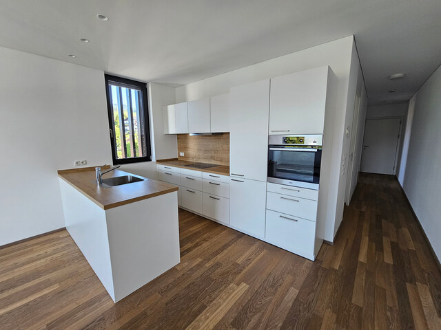 Moderne 2-Zimmer-Wohnung mit Loggia in Weiler