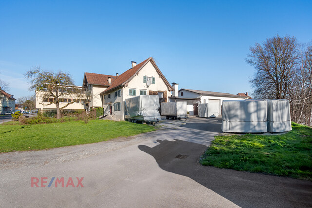 Hier beginnt Ihre Zukunft – Großes Grundstück für große Pläne