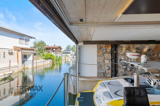 Direkt am Wasser: Exklusives Bootshaus mit Luxuskomfort