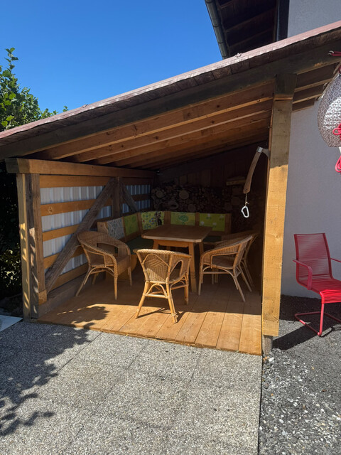 Schönes Einfamilienhaus in ruhiger Lage mit Seeblick zu vermieten