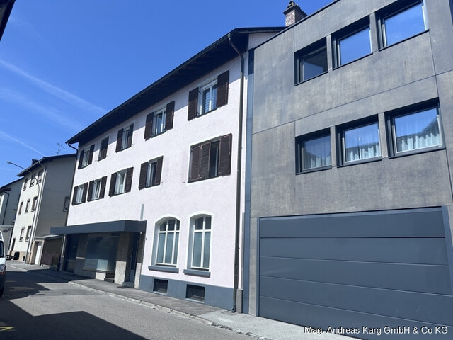 Zwei Wohnungen auf einer Ebene mit Terrassen und großem Entwicklungspotenzial in Bregenz - Rieden