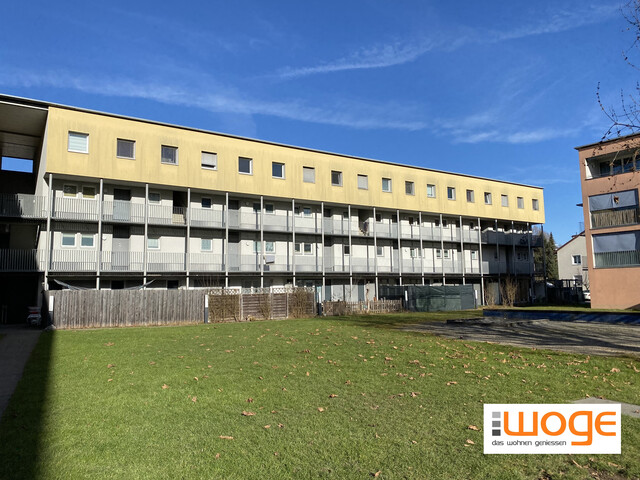 "ohne Provision" geräumige  helle 2 Zimmer Wohnung mit verglastem Balkon