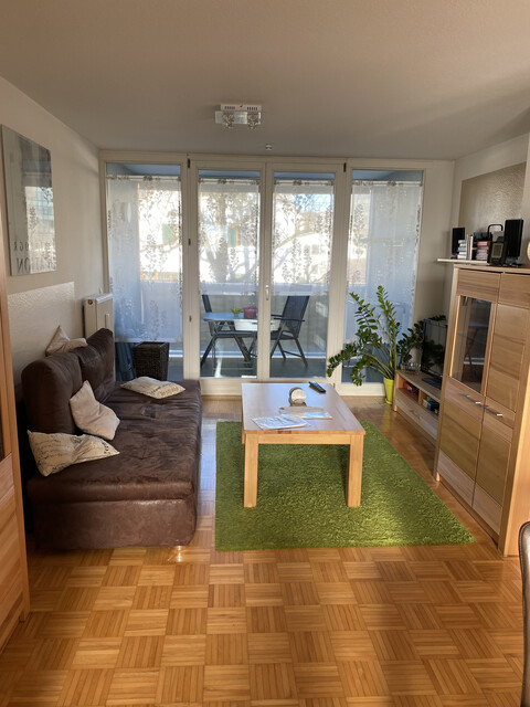 "ohne Provision" geräumige  helle 2 Zimmer Wohnung mit verglastem Balkon